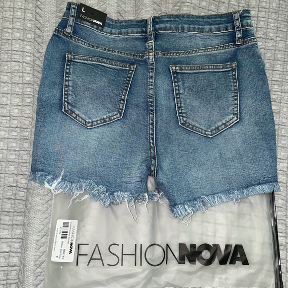 NWT- Jean Shorts - Size:Large (Sold OUT online) - Picture 7 of 7